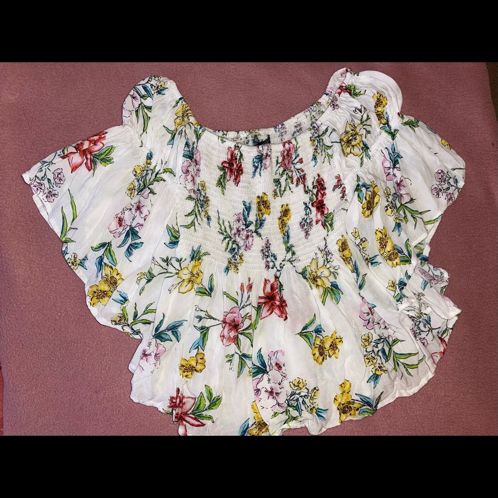 Floral flowy Shirt.